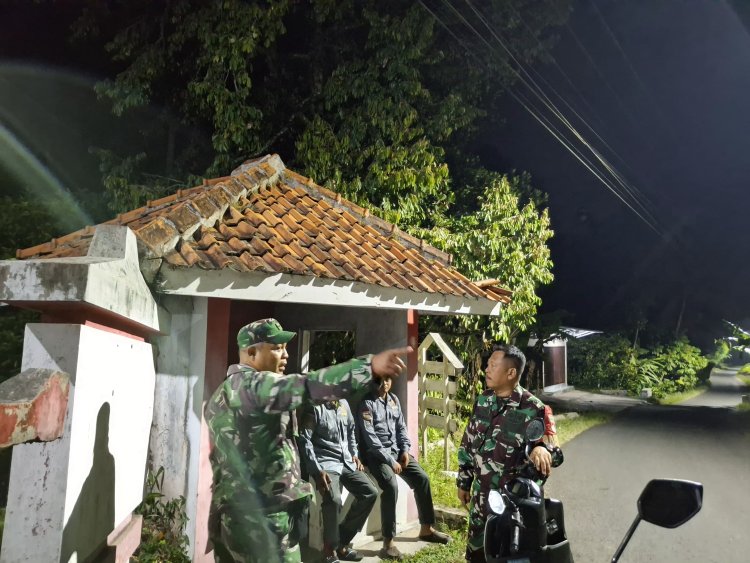 Patroli Gabungan TNI Perkuat Siskamling dan Keamanan Wilayah