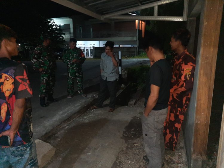 Babinsa Melaksanakan Patroli Dan Pemantauan Kegiatan Sistem Keamanan Lingkungan
