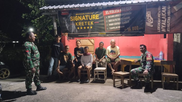 Patroli Siskamling Cegah Gangguan Kamtibmas