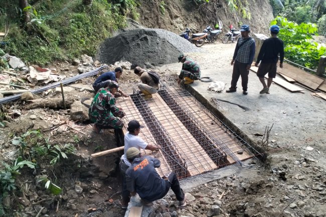 Rangka Besi Kokoh untuk TMMD Reg 129