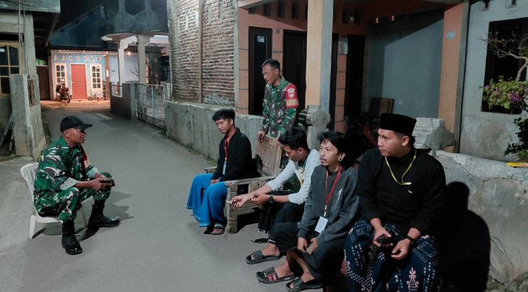 Babinsa Koramil 10 Bawang Laksanakan Patroli Siskamling di Desa Pucang