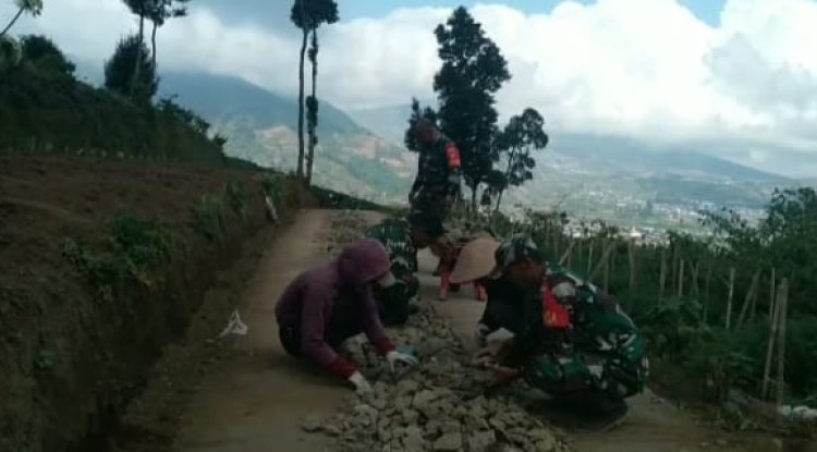 Permudah Akses Petani Koramil Bantu Pembangunan JUT