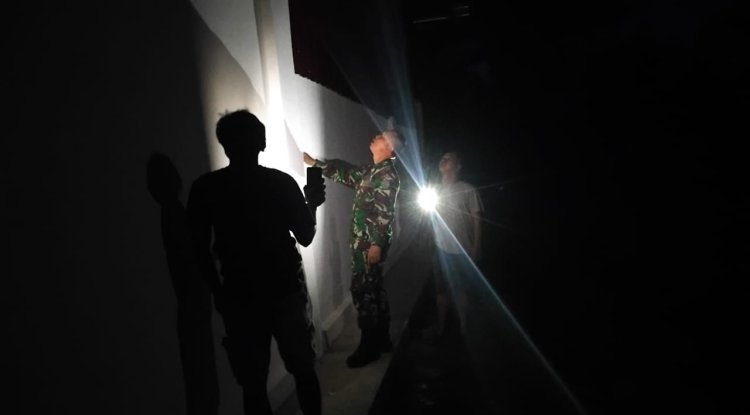 Babinsa Koramil 13 Banjarmangu Melaksanakan Patroli Bersama dengan Linmas dan Pemdes