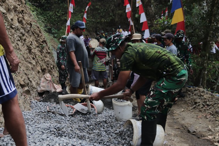 Jalan Harapan Mulai Terbentang TMMD Reguler ke-129 Wujudkan Akses Baru bagi Warga Gumelem Kulon