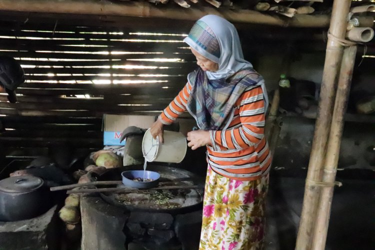 Jalan Baru Harapan Baru bagi Perajin Gula Kelapa di Gumelem Kulon