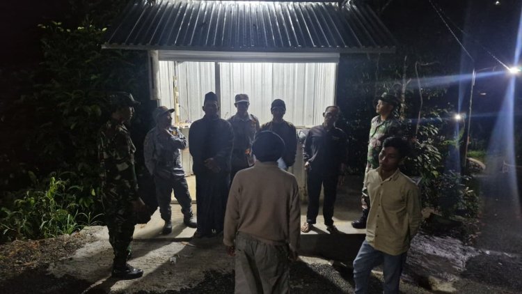 Babinsa Koramil 04 Karangkobar Melaksanakan Patroli Siskamling Bersama Linmas Dan Warga