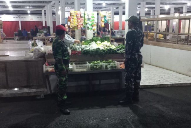 Koramil 15 Rakit Bersama anggota Kokam Tingkatkan Keamanan Desa