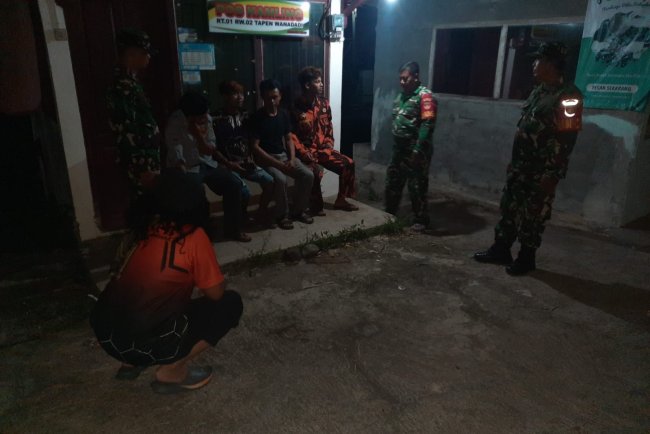 Koramil 03 Wanadadi Keamanan Wilayah melalui Patroli Siskamling Kolaborasi dengan Pemuda Pancasila