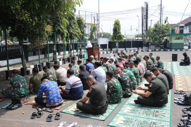 Ikhtiar di Tengah Kemarau Kodim 0704 Banjarnegara Gelar Salat Istisqa