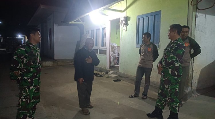 Menciptakan Keamanan Lingkungan Babinsa melaksanakan Patroli Malam