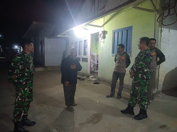 Menciptakan Keamanan Lingkungan Babinsa melaksanakan Patroli Malam