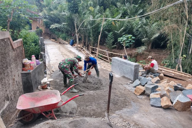 Jembatan Beton Sungai Mbawang Dibangun Buka Akses Warga Dusun Kasimpar dan Duren