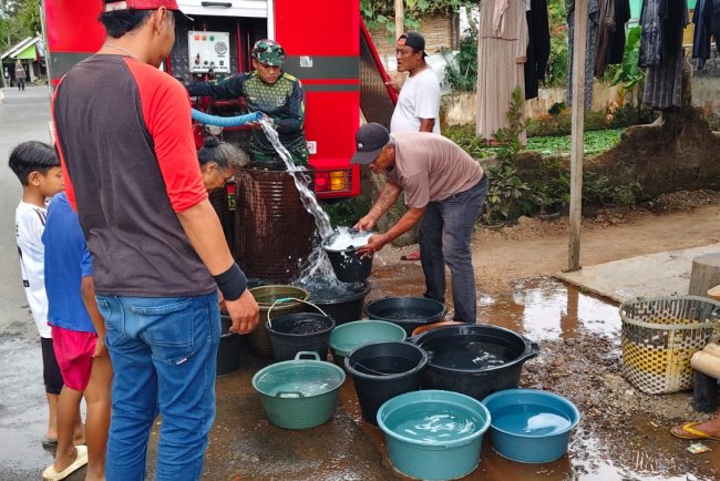 Kodim Banjarnegara Dropping Air Bersih untuk Warga Terdampak Kekeringan