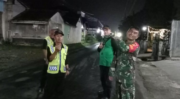 Ciptakan Rasa Aman Babinsa Koramil 08 Purwanegara Melaksanakan Patroli Rutin