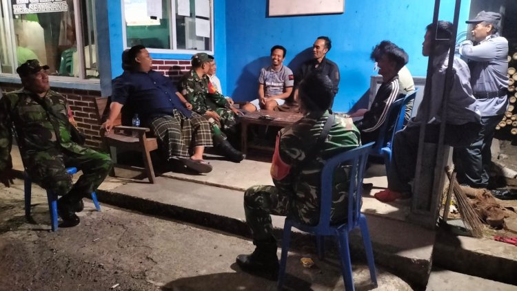 Babinsa Bersama Linmas Rutin Lakukan Patroli Siskamling Wujudkan Rasa Aman dan Nyaman Warga