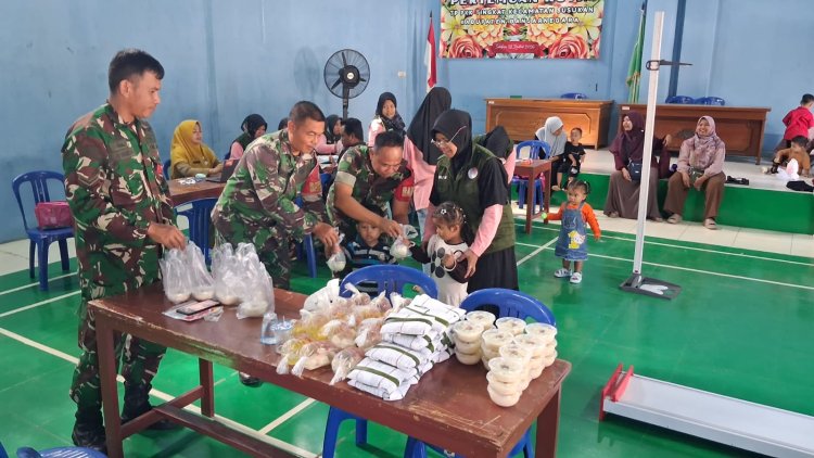 Babinsa Dan Bidan Desa Bersinergi Dalam Kegiatan Posyandu
