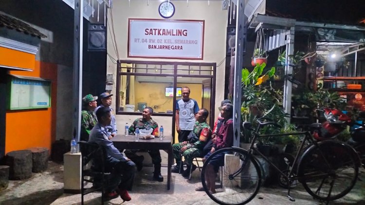 Warga Diimbau Jaga Keamanan Lingkungan Babinsa Patroli di Siskamling