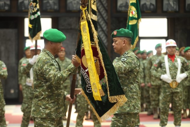Tongkat Komando Pangdam IV/Diponegoro Beralih, Mayjen TNI Achiruddin, S.E., M.Han., Akhiri Masa Tugas