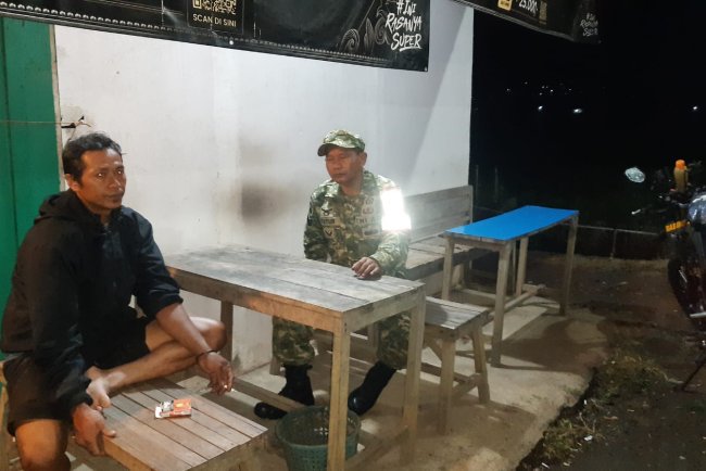 Ciptakan suasana Aman Babinsa patroli di wilayah Koramil 06/Kalibening