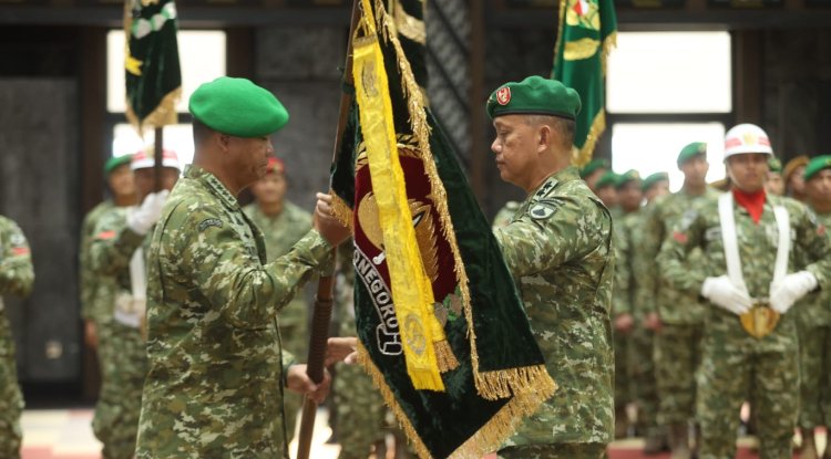 Tongkat Komando Pangdam IV/Diponegoro Beralih, Mayjen TNI Achiruddin, S.E., M.Han., Akhiri Masa Tugas
