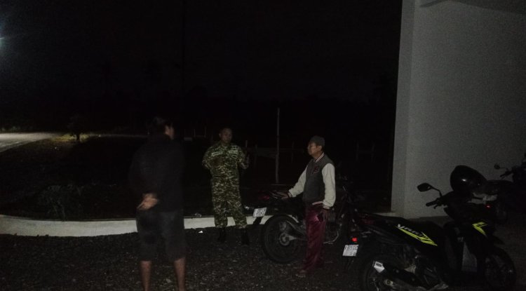 Pastikan lingkungan dan Fasilitas di wilayah aman, Babinsa laksanakan patroli di Desa Binaan
