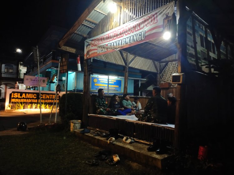BABINSA KORAMIL 13/ BANJARMANGU LAKSANAKAN PATROLI SISKAMPING