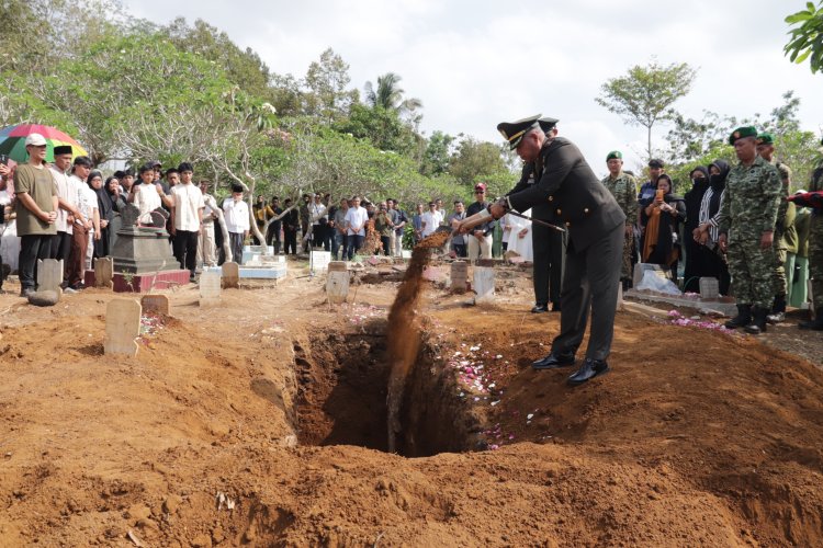 Dandim Banjarnegara Pimpin Upacara Pemakaman Militer Lettu Inf Harits Adam Yuseno